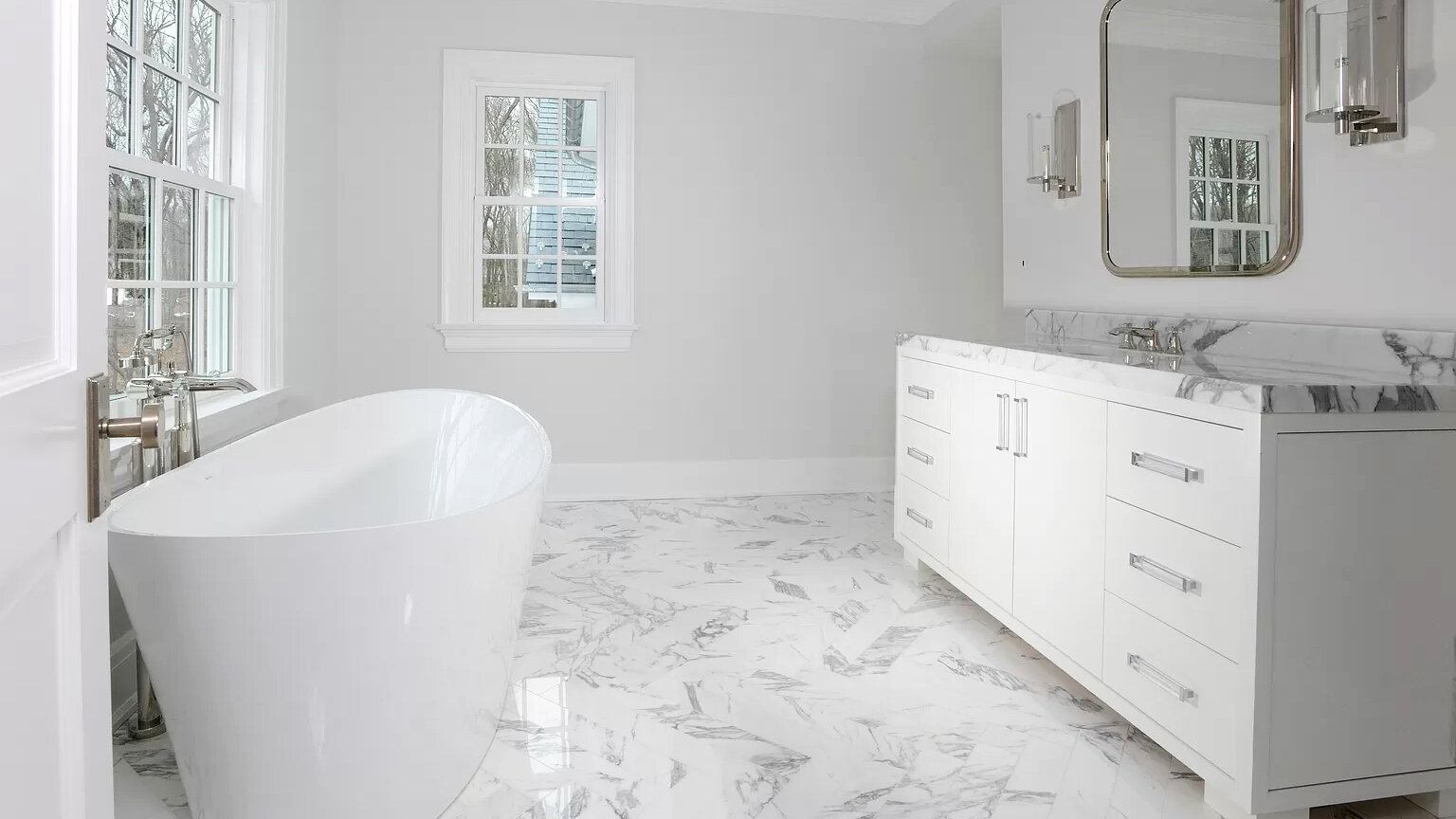 Master Bath with Soaking Tub
